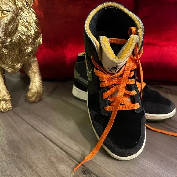 🔥🚨 Nike Air Jordan 1 Mid SE Craft (GS) Shoes Anthracite Olive Size 4Y