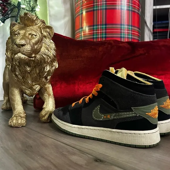 🔥🚨 Nike Air Jordan 1 Mid SE Craft (GS) Shoes Anthracite Olive Size 4Y