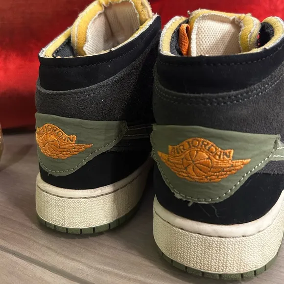 🔥🚨 Nike Air Jordan 1 Mid SE Craft (GS) Shoes Anthracite Olive Size 4Y
