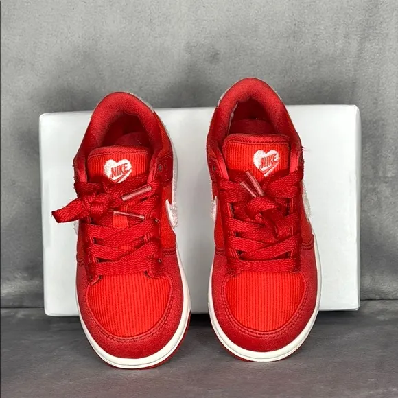 🔥🔥🔥 Nike Dunk Low Valentine's Day Kids Red Sneakers Size: 11c🔥🔥🔥