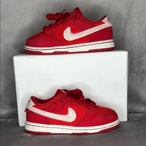 🔥🔥🔥 Nike Dunk Low Valentine's Day Kids Red Sneakers Size: 11c🔥🔥🔥