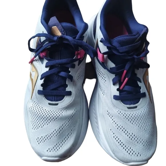 10.5 Saucony PWRrun navy pink gold and gray shoe