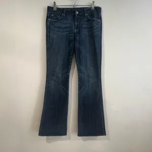 7 for all Mankind bell-bottom jeans size 29Women color blue
