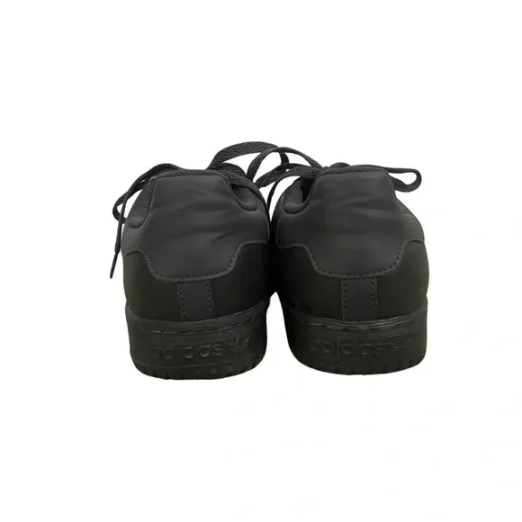 Adidas Calabasas Sleek Black Design US Size 9.5 Comfortable and Durable