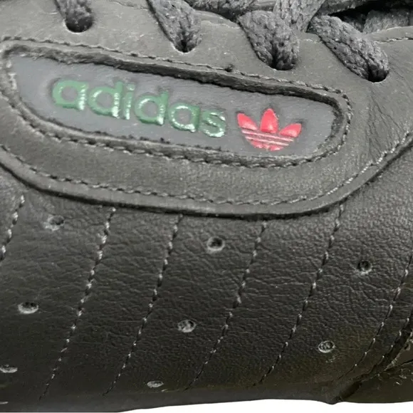 Adidas Calabasas Sleek Black Design US Size 9.5 Comfortable and Durable