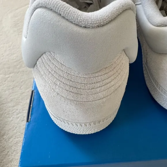Adidas DingyunZhang SambaSize M 5.5 / W 6.5Colour: White Vapour/ Grey one