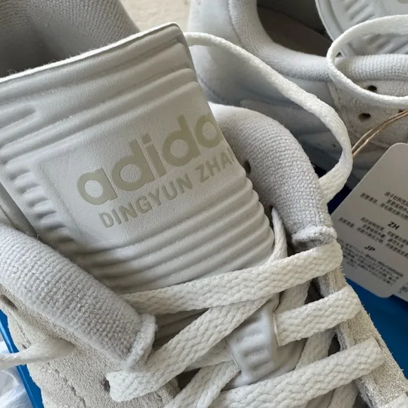 Adidas DingyunZhang SambaSize M 5.5 / W 6.5Colour: White Vapour/ Grey one