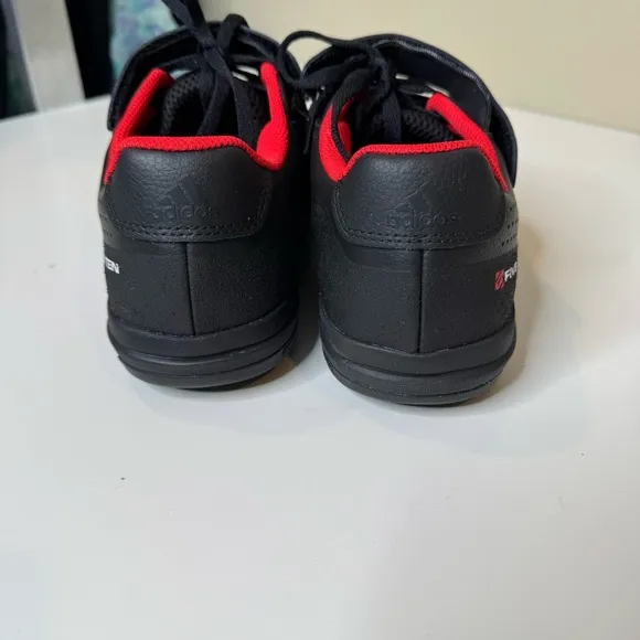 Adidas Five Ten Hellcat Mountain Bike Shoes size 9