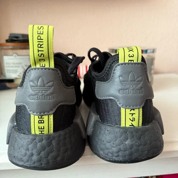 Adidas NMD R1 Kids Shoes size 3.5 Women’s Size 5