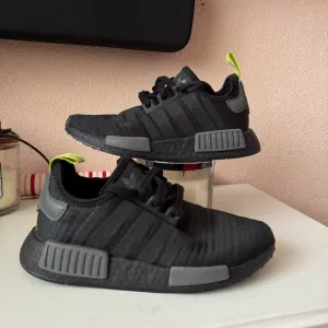 Adidas NMD R1 Kids Shoes size 3.5 Women’s Size 5