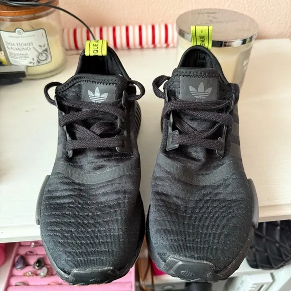 Adidas NMD R1 Kids Shoes size 3.5 Women’s Size 5