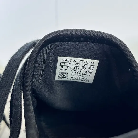 Adidas NMD R1 Snakeskin Size 8 Black Green Sneakers Shoes