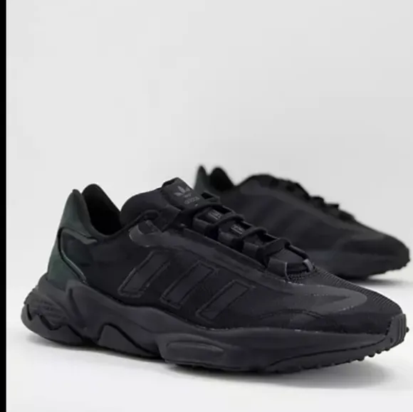 Adidas Originals Ozweego black athletic shoes