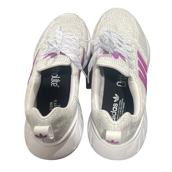 Adidas Originals Women's Swift Run Gray and Purple Size 6 - NEW