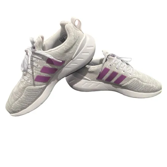 Adidas Originals Women's Swift Run Gray and Purple Size 6 - NEW