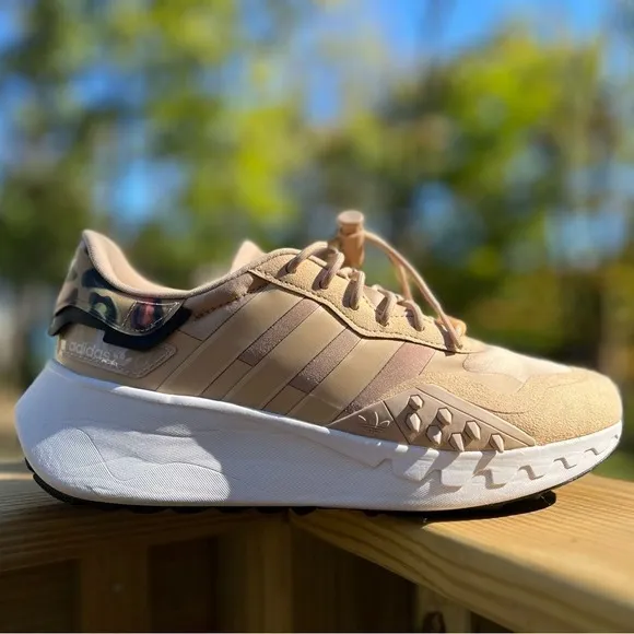 Adidas women shoes trainers size 8.5 beige pale nude