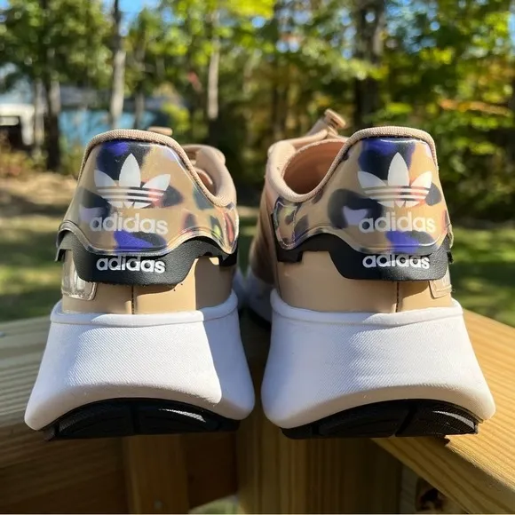 Adidas women shoes trainers size 8.5 beige pale nude