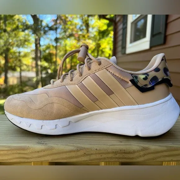 Adidas women shoes trainers size 8.5 beige pale nude