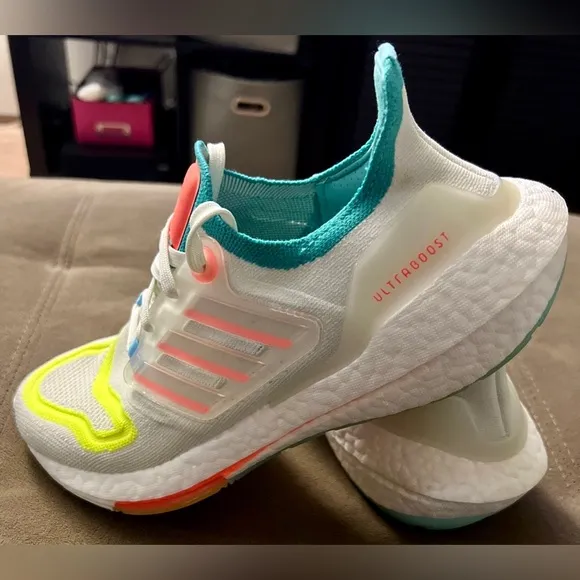 Adidas Women’s UltraBoost 22 Running Shoes ‘White Turbo Mint'