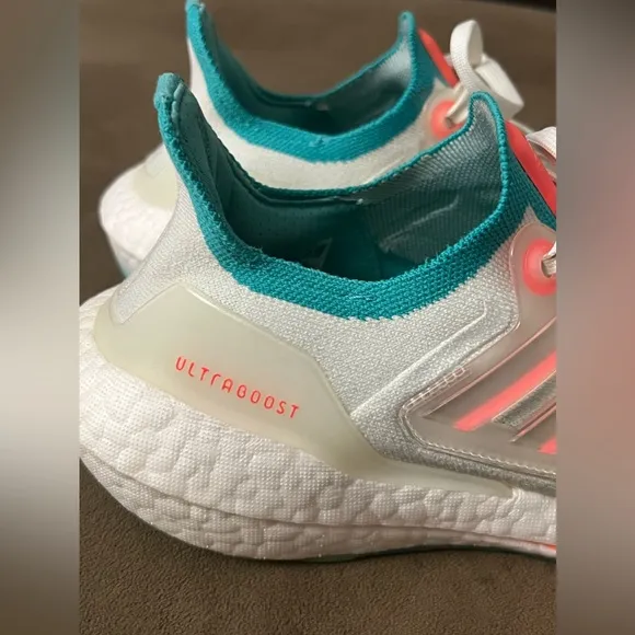 Adidas Women’s UltraBoost 22 Running Shoes ‘White Turbo Mint'