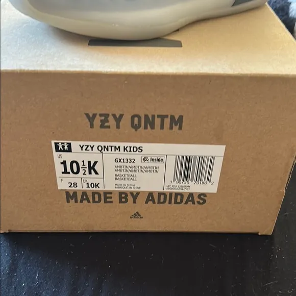 Adidas Yeezy Qntm Black and Gray Sneakers with Sleek Design