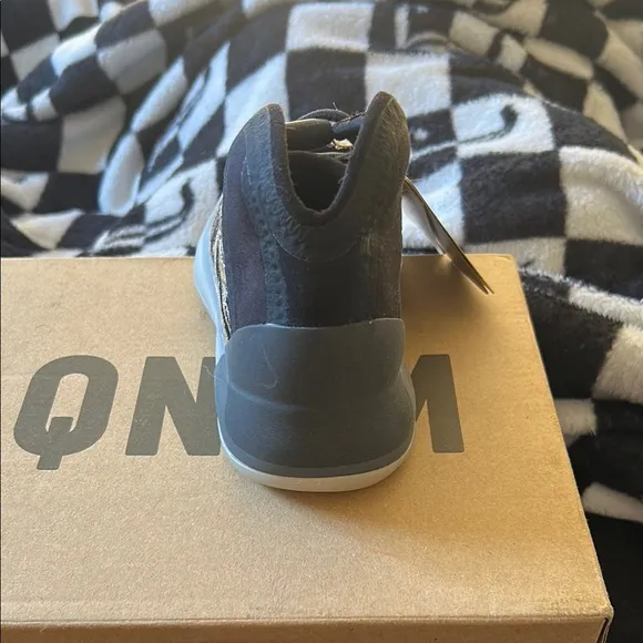 Adidas Yeezy Qntm Black and Gray Sneakers with Sleek Design