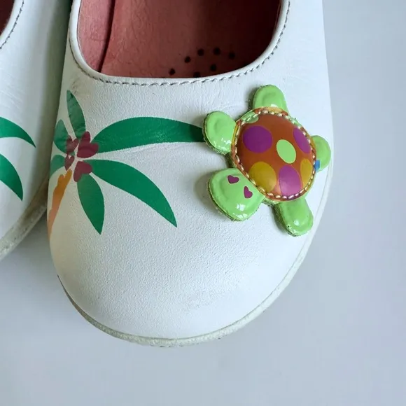Agatha Ruiz de la Prada Girls Shoes Sz 32 EU White Turtle Palm Design Mary Janes