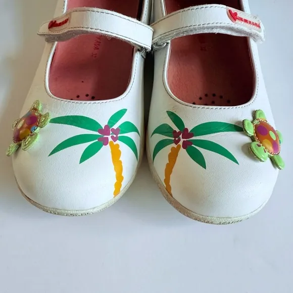Agatha Ruiz de la Prada Girls Shoes Sz 32 EU White Turtle Palm Design Mary Janes