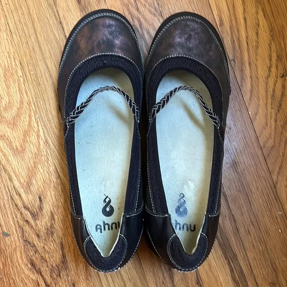 Ahnu Black Metalic Mary Janes Wedge Heels Slip On Shoes Vibram Sole