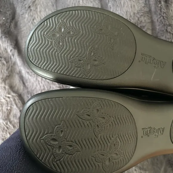 Alegria Black and Silver Clogs with Paisley Design Women's Size 41