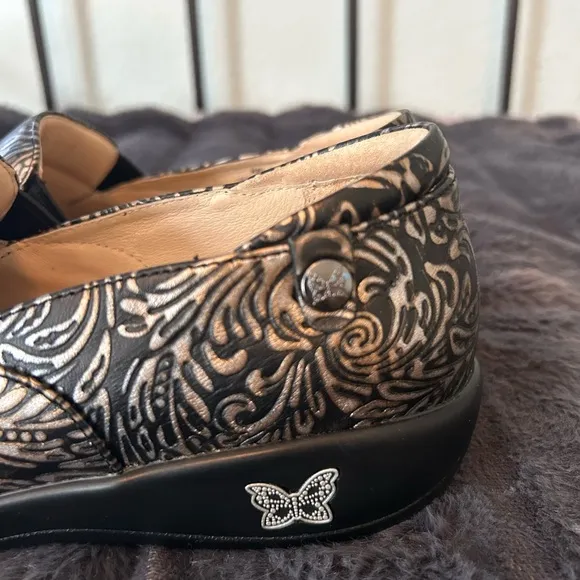 Alegria Black and Silver Clogs with Paisley Design Women's Size 41