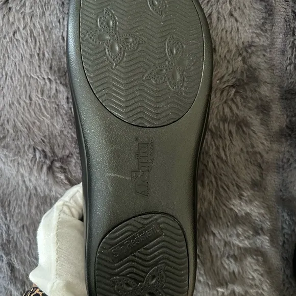 Alegria Black and Silver Clogs with Paisley Design Women's Size 41
