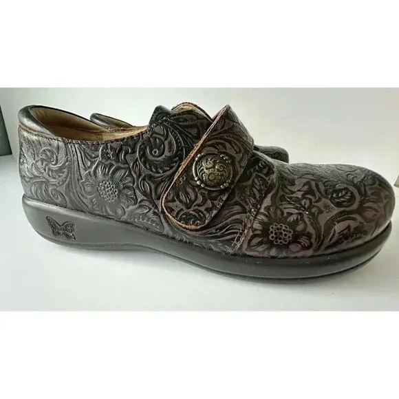 Alegria Mules Clogs Joleen Women 9.5 Tooled Leather Slipon Oxford Molasses Brown