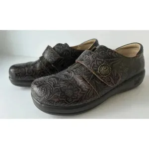 Alegria Mules Clogs Joleen Women 9.5 Tooled Leather Slipon Oxford Molasses Brown