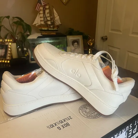 ALO Yoga Men's White Sneakers