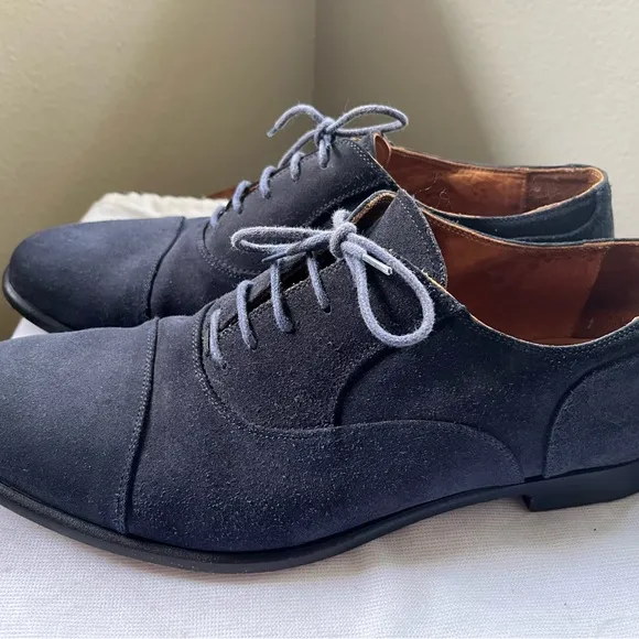 Armando Cabral Blue Oxfords Minimalist Style