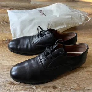 Bally leather business casual shoes 8 size great condition