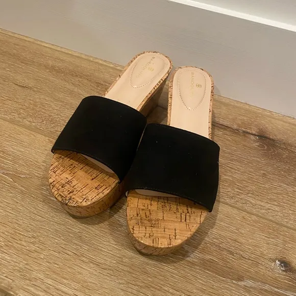 BANDOLINO cork wedges! 🖤EUC🖤worn 1x- too high for my mom- see pic 4 details!!