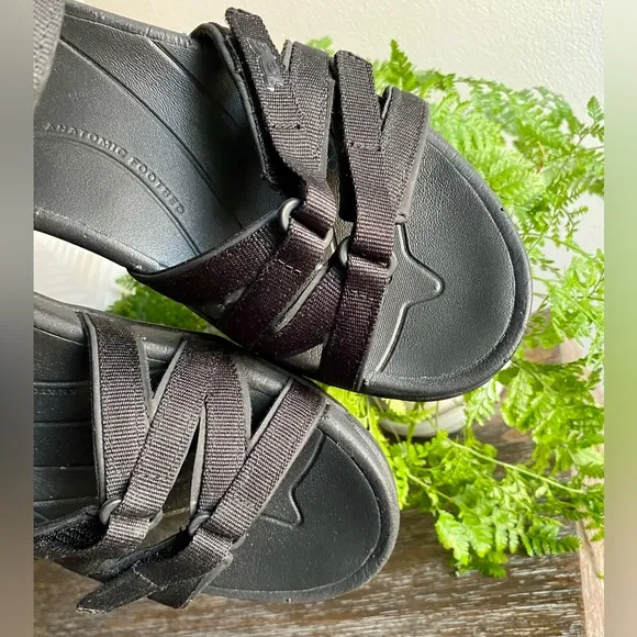 *Best Seller* Teva Tirra Sandals Women’s 8 Outdoor Hiking Water Outdoor Shoes