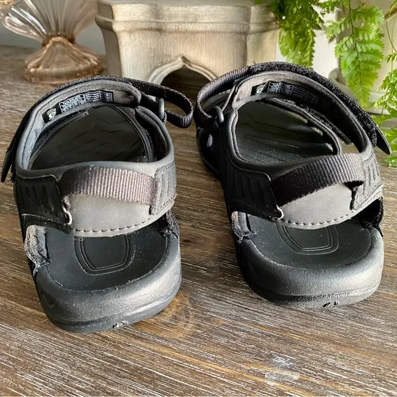 *Best Seller* Teva Tirra Sandals Women’s 8 Outdoor Hiking Water Outdoor Shoes