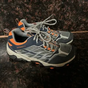 Big Kid's MERRELL Waterproof HIKING Shoes size 3