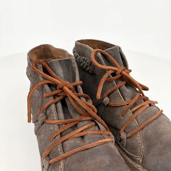 BORN | Temple II Leather Laced Ankle Boot in Distressed Gray | Sz 9
