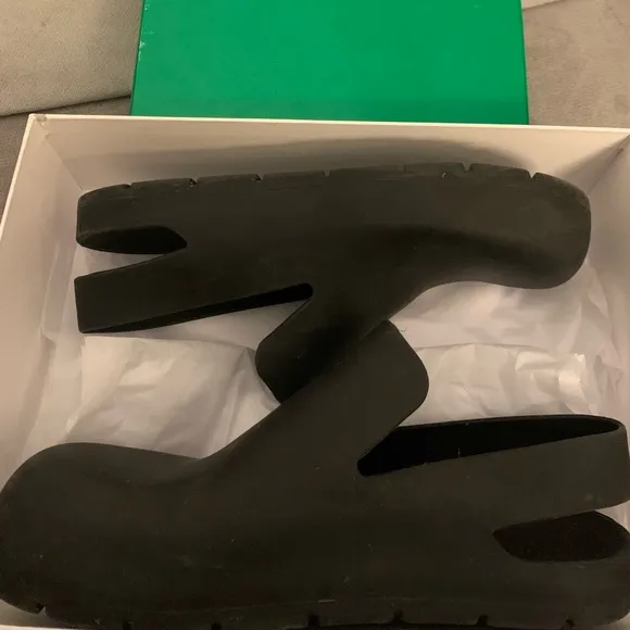 Bottega Veneta Puddle sling back slides