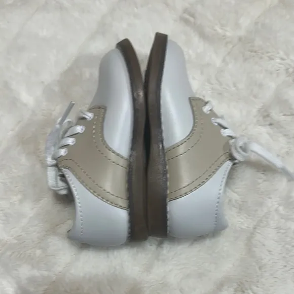 Brand new Footmates white and tan saddle oxfords size 4.5