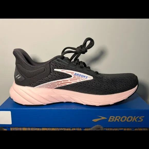 Brooks Anthem 6 Running Shoes Sneakers Black/Pink Womans Size 7.5