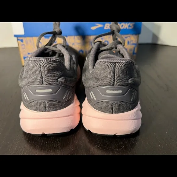 Brooks Anthem 6 Running Shoes Sneakers Black/Pink Womans Size 7.5
