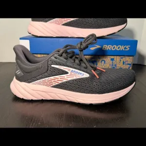Brooks Anthem 6 Running Shoes Sneakers Black/Pink Womans Size 7.5