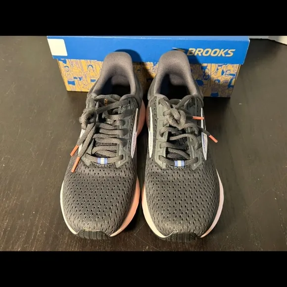 Brooks Anthem 6 Running Shoes Sneakers Black/Pink Womans Size 7.5
