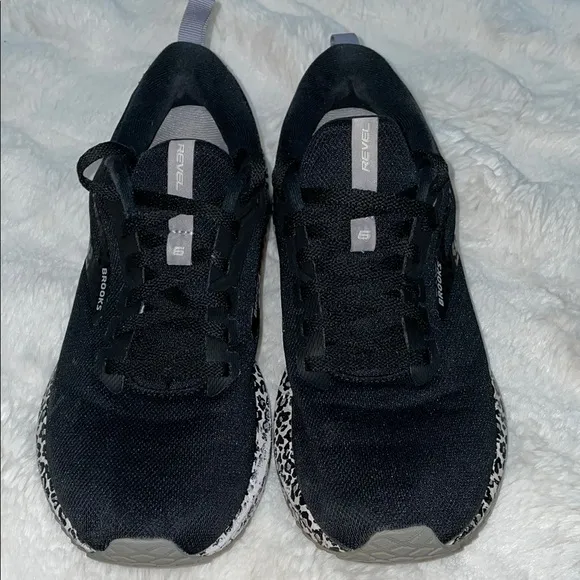 Brooks Black and Gray Athletic Shoes with Speckled Midsole
