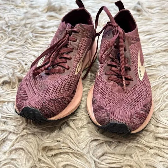 Brooks Levitate 4 Running Shoes size 6.5